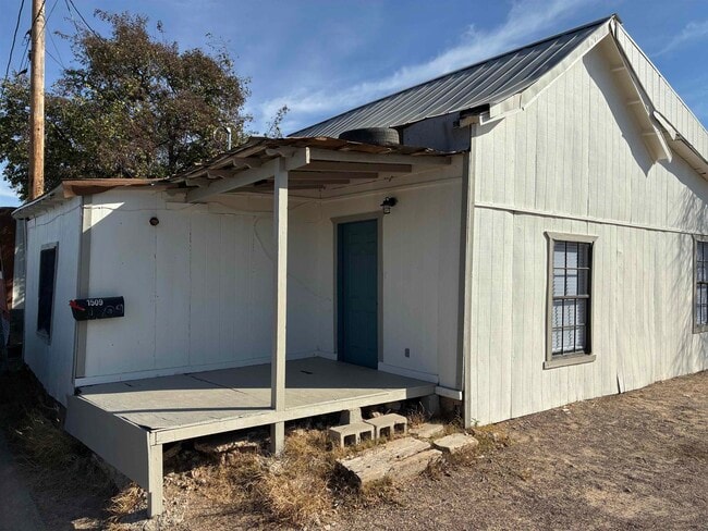 property at 1509 Monterrey Ave