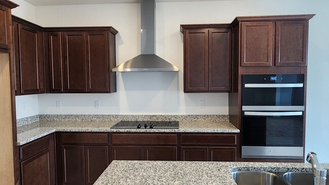 1565 Pinchot Dr in Manteca, CA - Building Photo - Building Photo