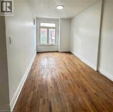 216 John St N in Hamilton, ON - Building Photo - Building Photo