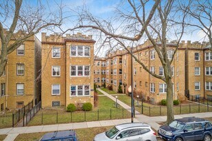 5061 N Damen Ave, Unit 1E in Chicago, IL - Building Photo