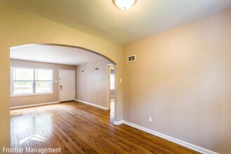 626 Bertrand St in Manhattan, KS - Building Photo - Building Photo