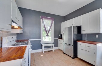 12 Fiske St in Waltham, MA - Building Photo - Building Photo