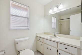 3135 Pinto Dr in Kissimmee, FL - Foto de edificio - Building Photo