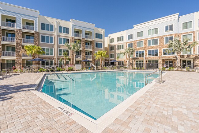 Sandpiper Glen 62+ Apartments in Orlando, FL - Building Photo - Building Photo