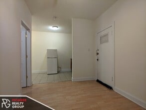 4857 N Damen Ave, Unit #4851-103 in Chicago, IL - Foto de edificio - Building Photo