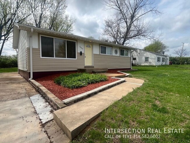 8408 Hill Ave in St. Louis, MO - Building Photo - Building Photo
