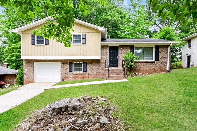property at 3074 Menlo Park Dr