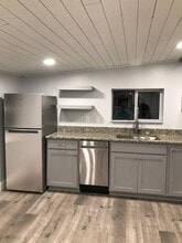 57 Utica St, Unit 55 Utica Back in Clinton, NY - Foto de edificio - Building Photo