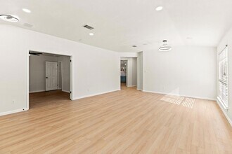 1005 Kimberly Cove in Round Rock, TX - Foto de edificio - Building Photo