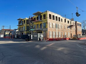 The Skyler on Hyde Park Square in Cincinnati, OH - Foto de edificio - Building Photo