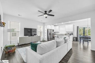 329 Hartland Pl in Simpsonville, SC - Building Photo - Building Photo