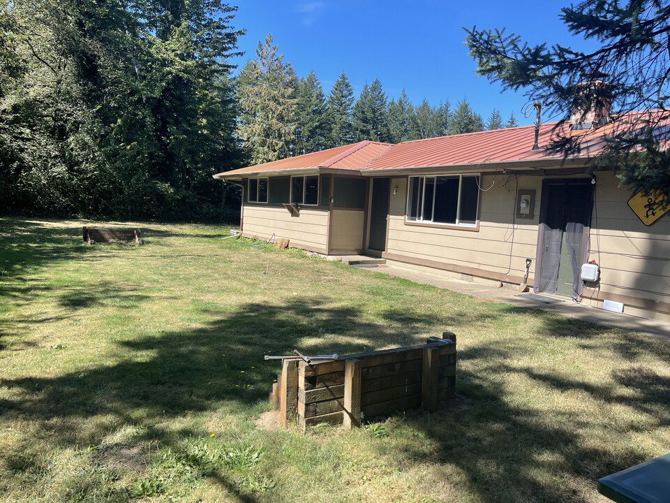 59655 US-26, Unit House duplex in Sandy, OR - Building Photo