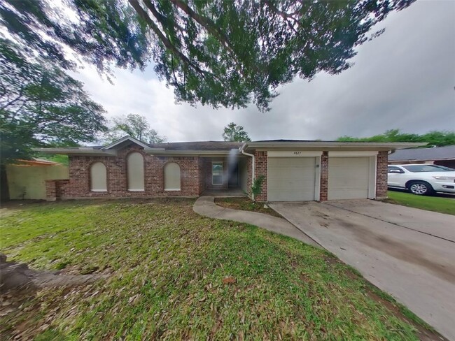 property at 4827 Casemont Dr