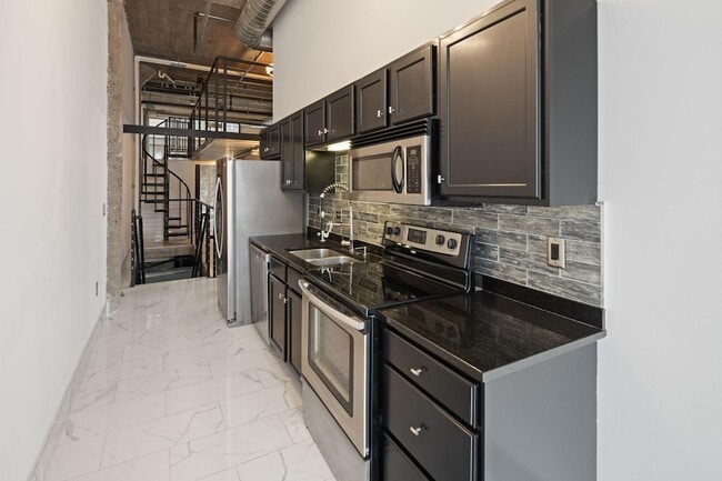 property at 521 S 7th St