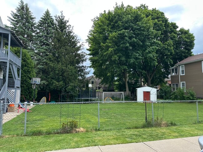 43 1st St, Unit 2L in Waterford, NY - Building Photo - Building Photo