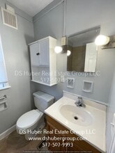 413 S Fairview Ave in Lansing, MI - Foto de edificio - Building Photo