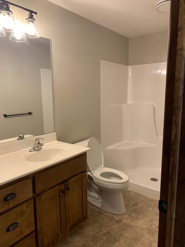 912 E Wisconsin St in Chippewa Falls, WI - Building Photo - Building Photo