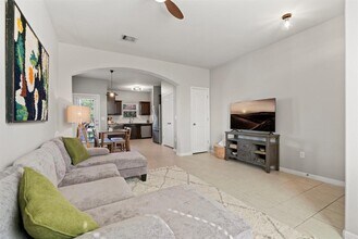 5436 Juniper Jct Ln in Austin, TX - Foto de edificio - Building Photo