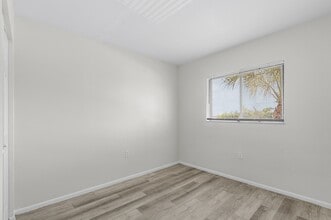 The Meridian at 2825 in Ft. Myers, FL - Building Photo - Building Photo