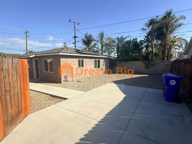 509 W Lorraine Pl in Rialto, CA - Building Photo - Building Photo