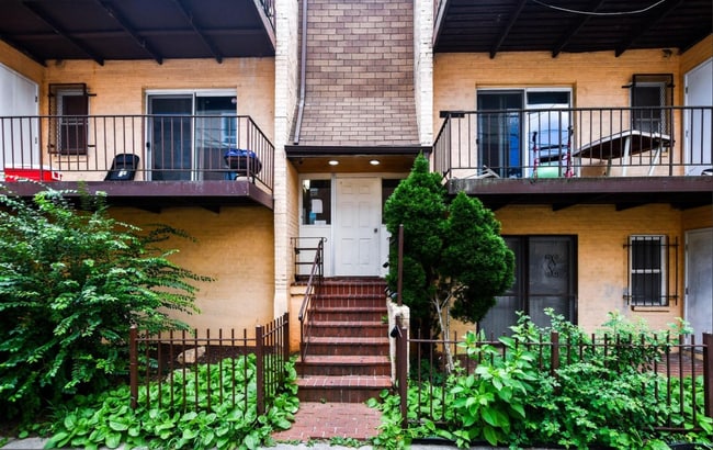 property at 5005 D St SE