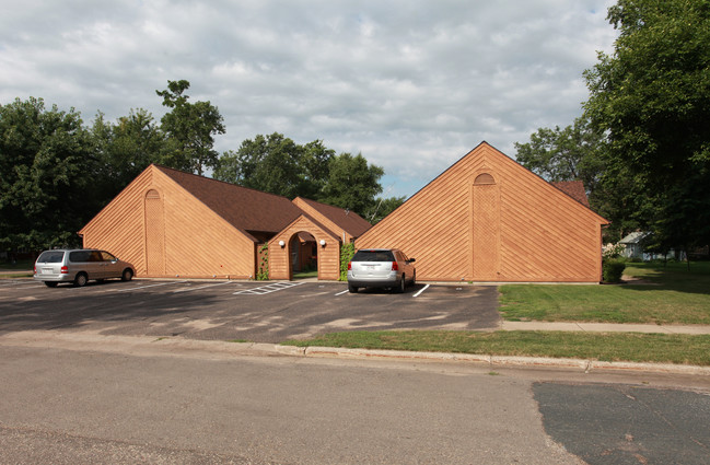 Cedar Court in New Richmond, WI - Building Photo - Building Photo