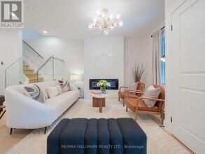 18 Millbrook Crescent in Toronto, ON - Building Photo - Building Photo