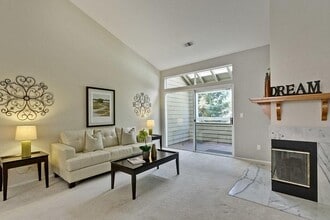 1823 Parkview Green Circle in San Jose, CA - Building Photo - Building Photo