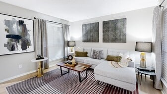 Fox Trails Apartment Homes