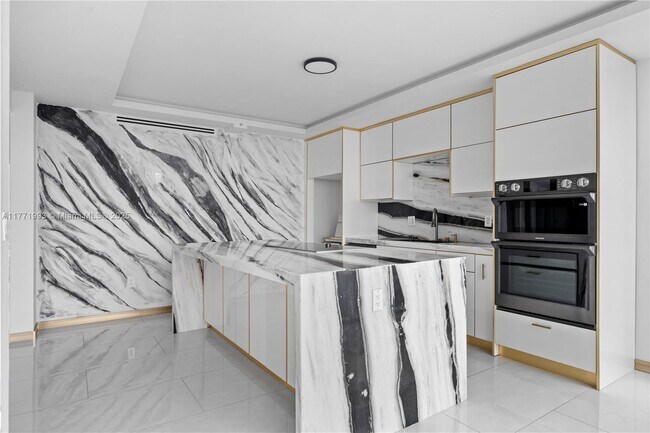 3370 Hidden Bay Dr, Unit 3311 in Aventura, FL - Building Photo - Building Photo