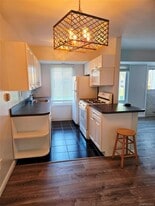 3 Osage Ct in Coram, NY - Building Photo