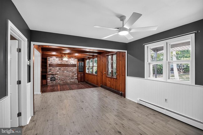 property at 930 Sykesville Rd