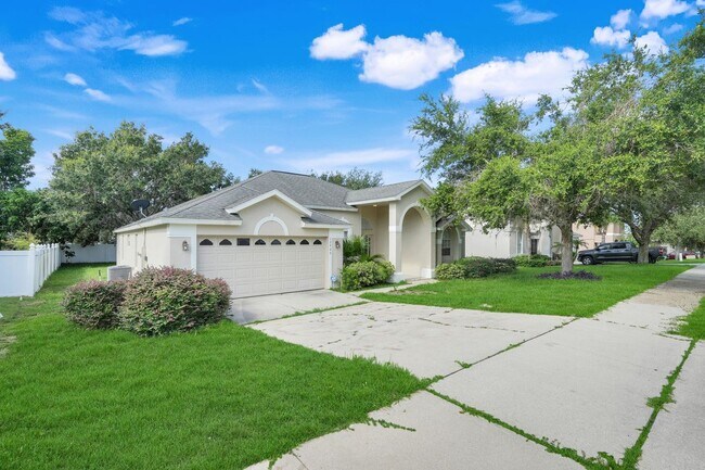 12900 Cloverdale Ln in Clermont, FL - Building Photo - Building Photo