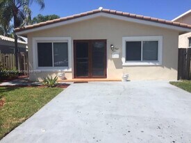 1527 Adams St in Hollywood, FL - Building Photo