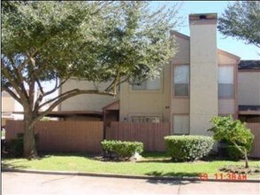 Ambiance Townhomes in Houston, TX - Building Photo - Building Photo