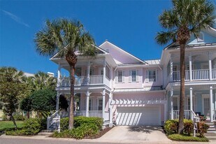 947 Hemingway Cir in Tampa, FL - Building Photo