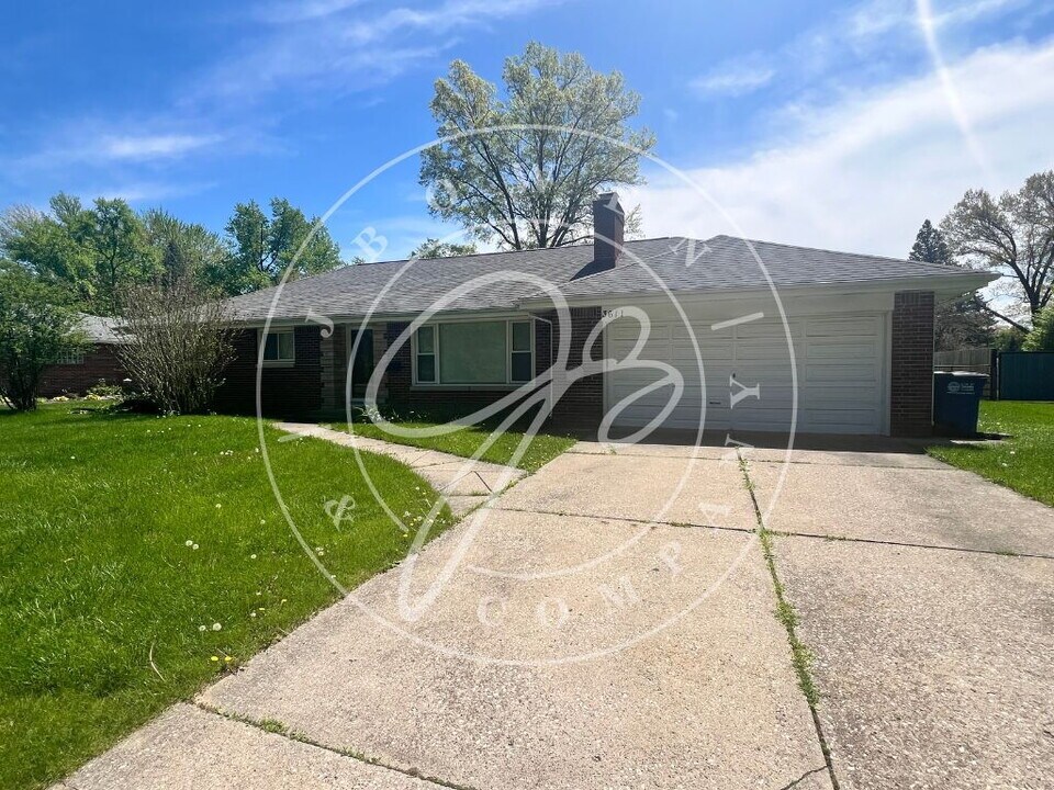 3611 Philmar Dr in Toledo, OH - Building Photo