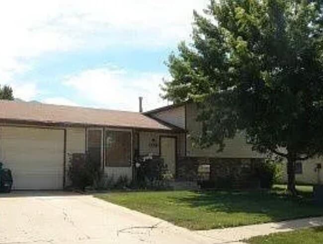 1156 Nayton Dr in Layton, UT - Foto de edificio - Building Photo