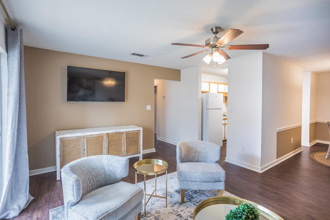 Shadow Lake Apartments in Flowood, MS - Building Photo - Interior Photo