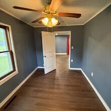 1825 N Oak Grove Ave in Springfield, MO - Building Photo - Building Photo