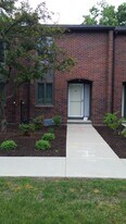 32 Webster Ct in Amherst, MA - Building Photo