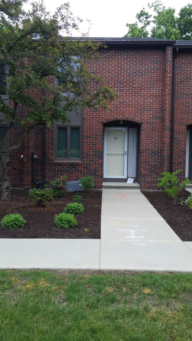 property at 32 Webster Ct