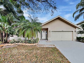 500 NW 207th Terrace in Pembroke Pines, FL - Building Photo