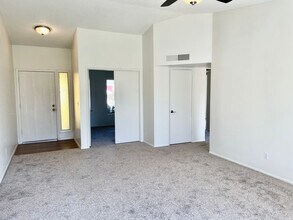 2111 N Los Altos Dr in Chandler, AZ - Building Photo - Building Photo