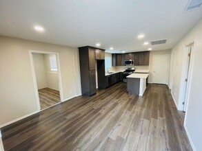 3823 Robinhood Ln in Vista, CA - Building Photo - Building Photo
