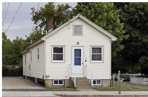 property at 14 Hartford Ave W