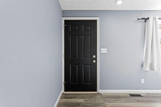 5021 Pathview Dr in Dayton, OH - Building Photo - Building Photo