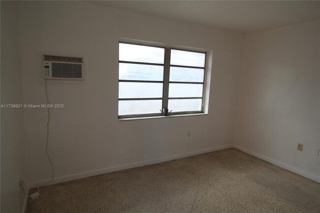 23 W 13th St in Hialeah, FL - Building Photo - Building Photo