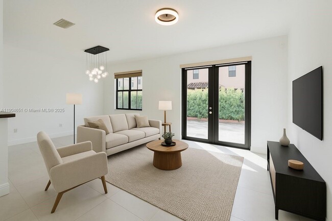 9852 NW 10 Terrace in Miami, FL - Building Photo - Building Photo