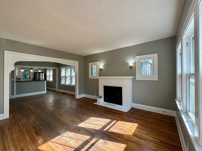 property at 3438 N Aldrich Ave